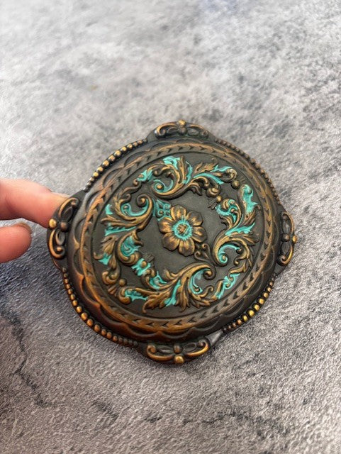 VINTAGE BRASS PATINA BUCKLE
