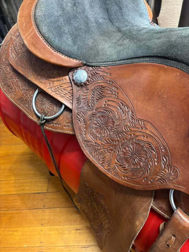 AUS MADE UNBRANDED WESTERN TRAIL SADDLE USED