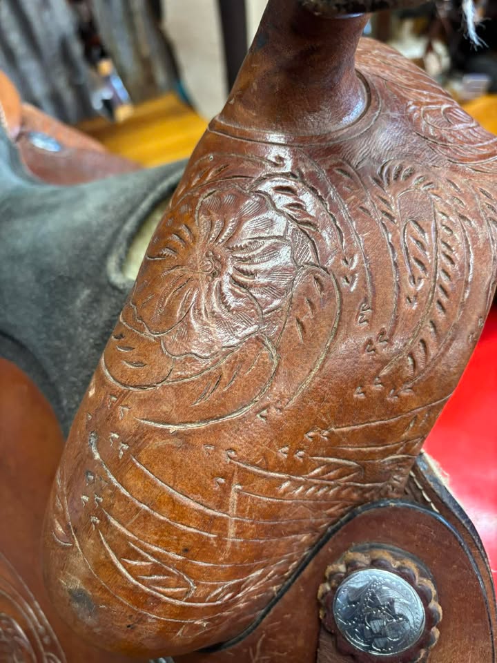 AUS MADE UNBRANDED WESTERN TRAIL SADDLE USED