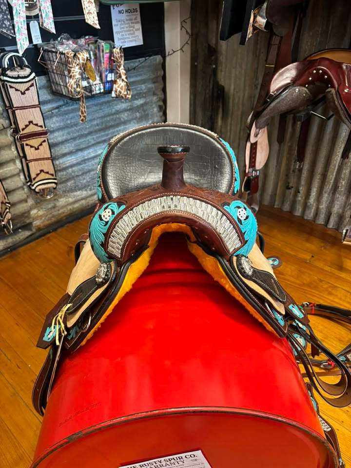 SPARKLE BARREL SADDLE